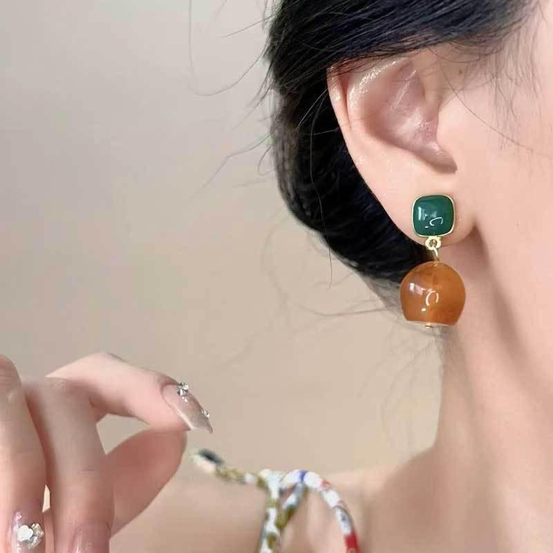 Koreanischer Stil Nicht-Piercing Ohrclip mit langem Quaste, Perlmutt Schmetterlings Design für Damen - High-End, Coole Mode.