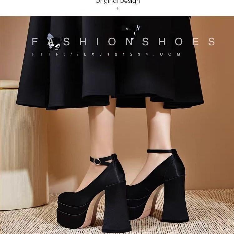 Chaussures Mary Jane Simples Quatre Saisons Nouveau Bout Rond Ouverture Peu Profonde Boucle Métallique Plateforme Imperméable Antidérapante Talons Hauts