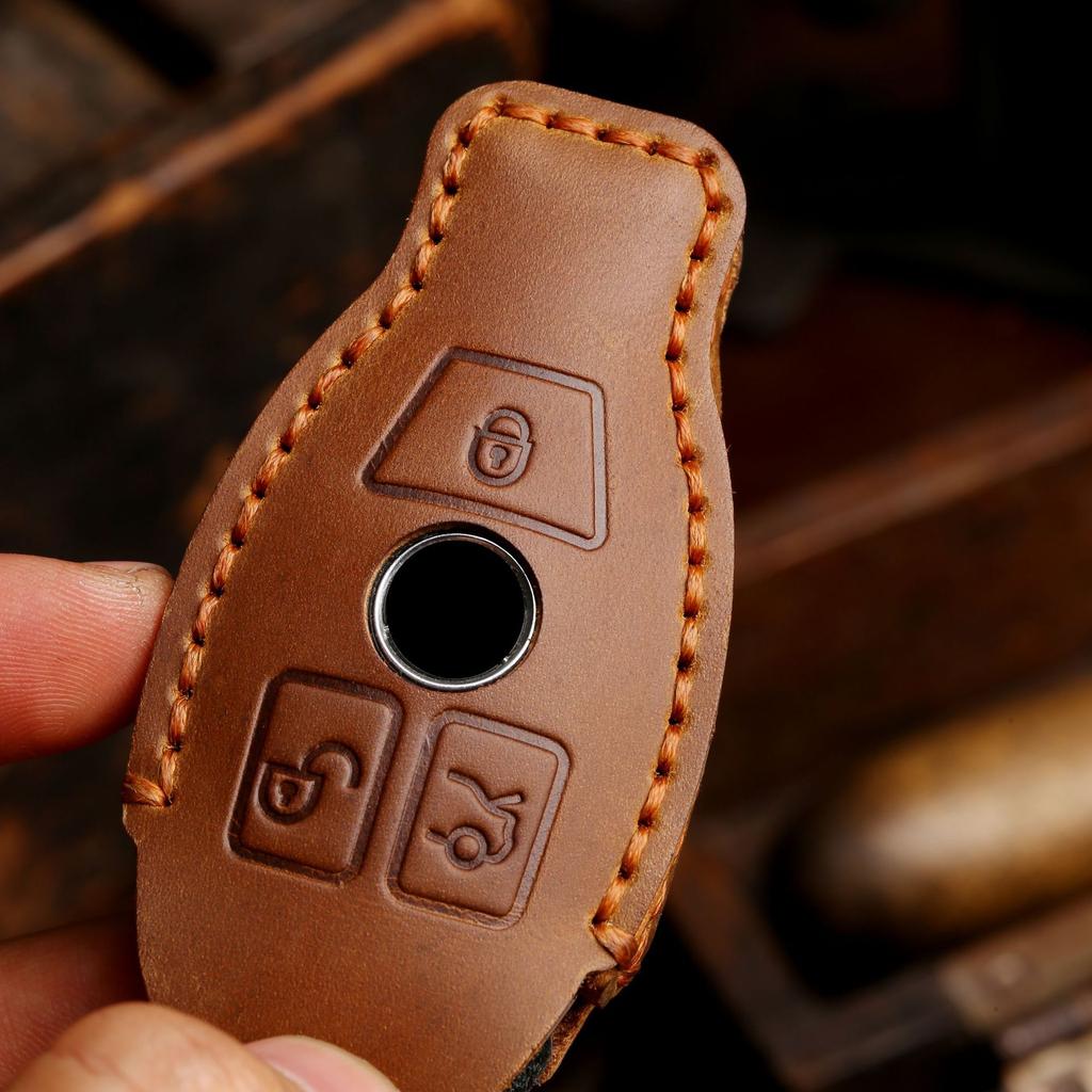 Suitable for Mercedes-Benz Key Cover C-class E-class Old Car Keychain Genuine Leather E300 Car Key Cover First Layer Cowhide