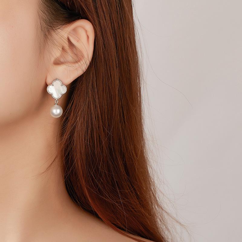 925 Sterling Silver Lucky Clover Pearl Stud Earrings - Autumn/Winter Collection