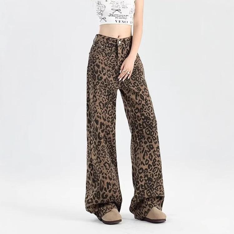 2024 Women's High-Waisted Leopard Print Wide-Leg Jeans for Petite - Autumn/Winter Collection