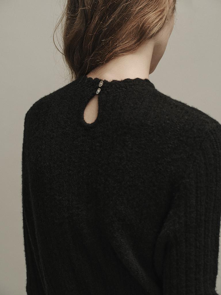 LENINA Beth Woolen Wave Neck Knit_Black