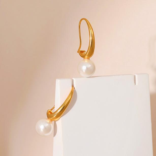 New Trendy Baroque Pearl Dangle Earrings for Women Gold Plated Round Circle Hoop Earrings Statement Eardrop Creative Zircon