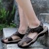 Sommersandalen für Herren aus echtem Leder, modische Strandsandalen, lässige Wanderschuhe