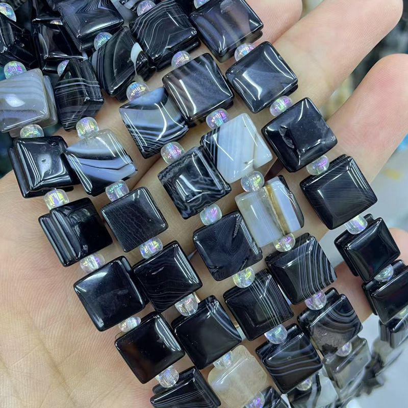 Naturstein Achat Kristall gerillte quadratische Schmuck-DIY-Accessoires, 10x10 unregelmäßige Stücke