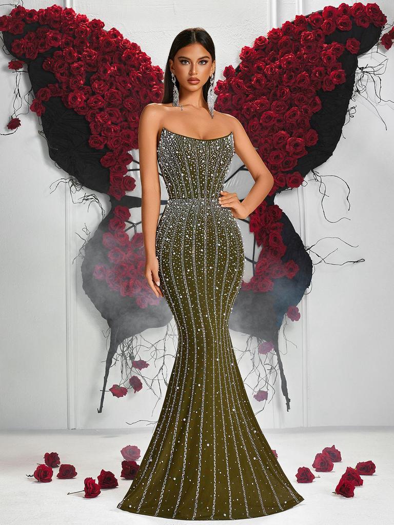 Robe de soirée sirène sans bretelles à diamants avec fente haute et dos ouvert