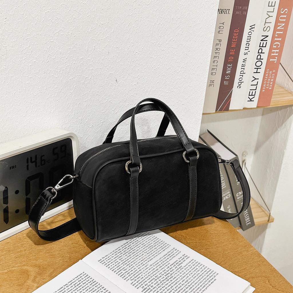 retro Small Bag Women Autumn and Winter2026New Versatile Super Popular Crossbody Bag This Year's Trending Hot Item Handheld Pill
