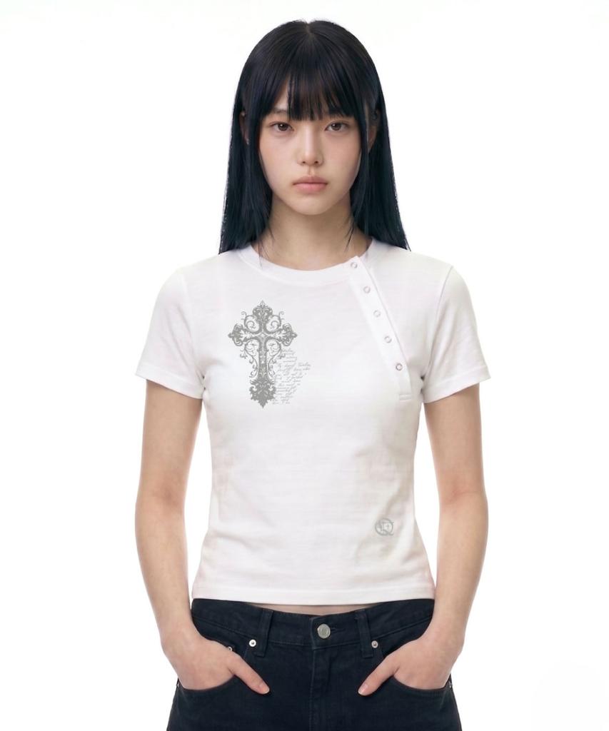 Damiswi Vintage Cross Diagonal Button T-Shirt_Ivory