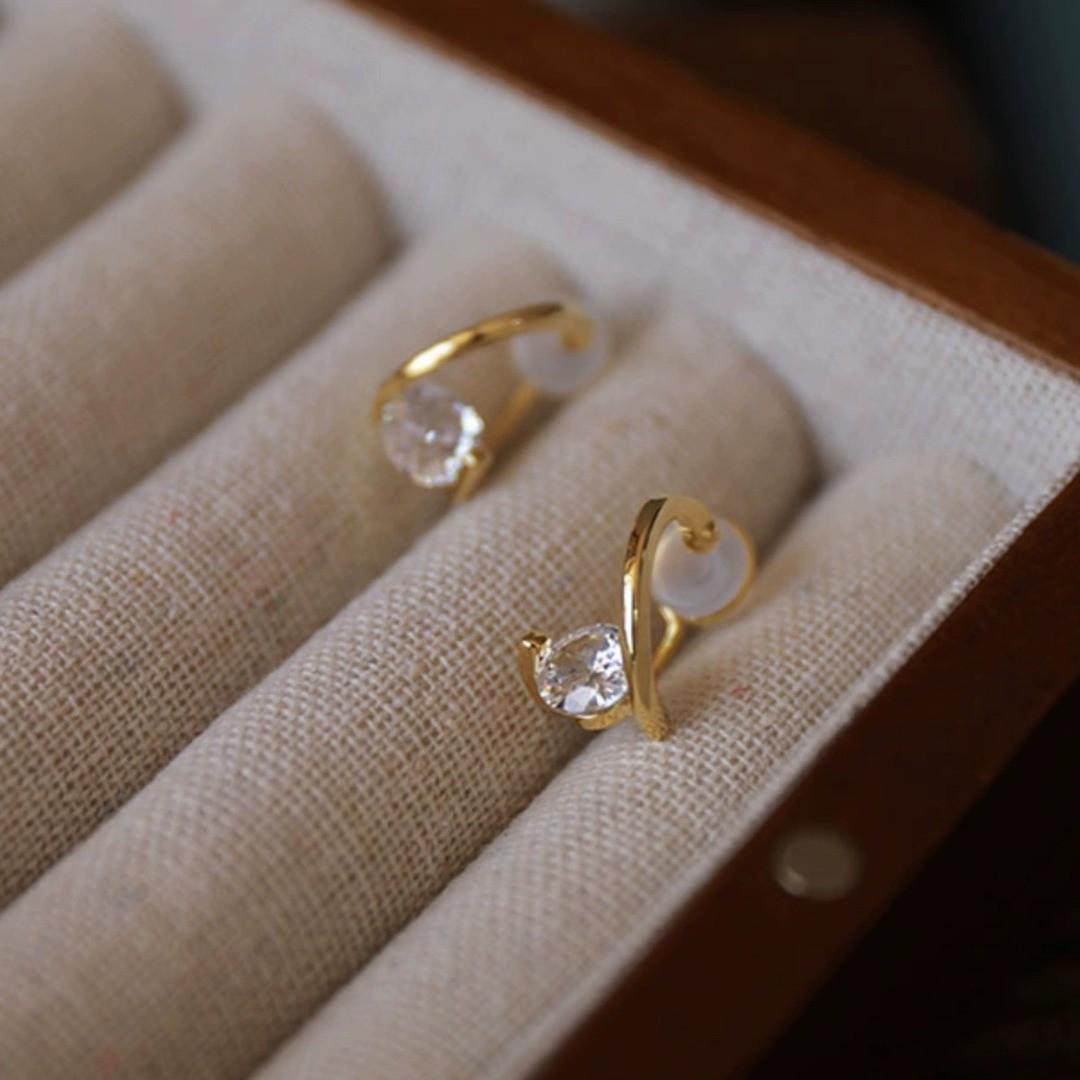 

Корейские циркониевые цельные невидимые силиконовые клипсы для ушей - Без пирсинга, безболезненные серьги