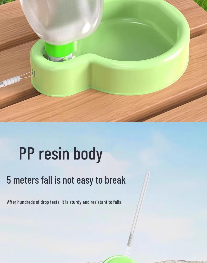 Skládací přenosný dávkovač vody pro psy na cestování venku