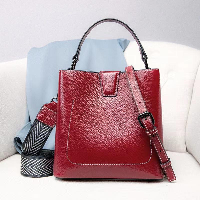 Foreign trade advanced sense portable women's bag 2024 new first-layer cowhide bucket bag European and American retro shoulder messenger bag