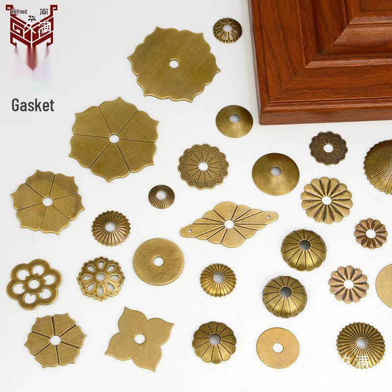 Vintage Brass Furniture Fittings: Antique Gasket, Flat Washer, Irregular Handle, and Base Plate Collection.