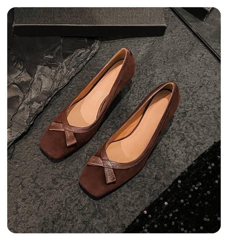 

Туфли-лодочки с квадратным носком, высоким скошенным каблуком, одинарные, женские, 2025, новая летняя модель, с юбкой, с мелким вырезом, на одной педали, матовые 39