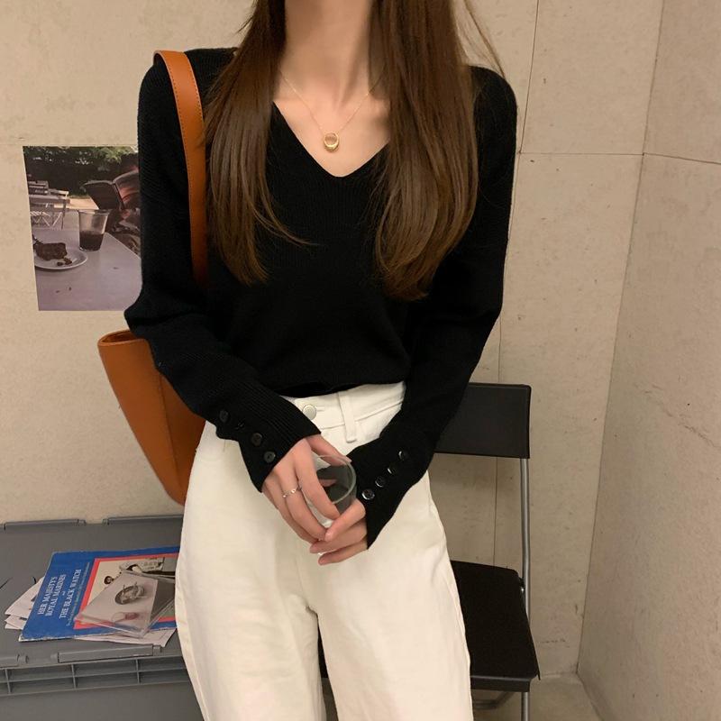 American Autumn and Winter Korean Version Loose V-neck Design Sense Pullover Long Sleeved Knitted Sweater Women's Clothing