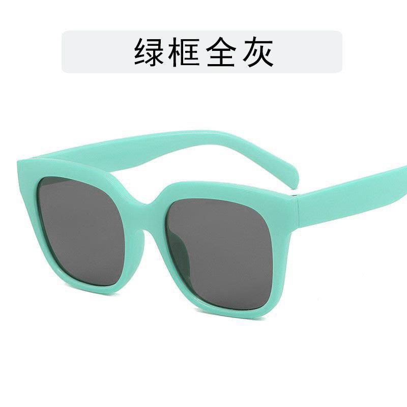 

Trendy and stylish large-frame sunglasses for women, outdoor travel sunshade glasses for men, UV protection sunglasses Light green framed gray p