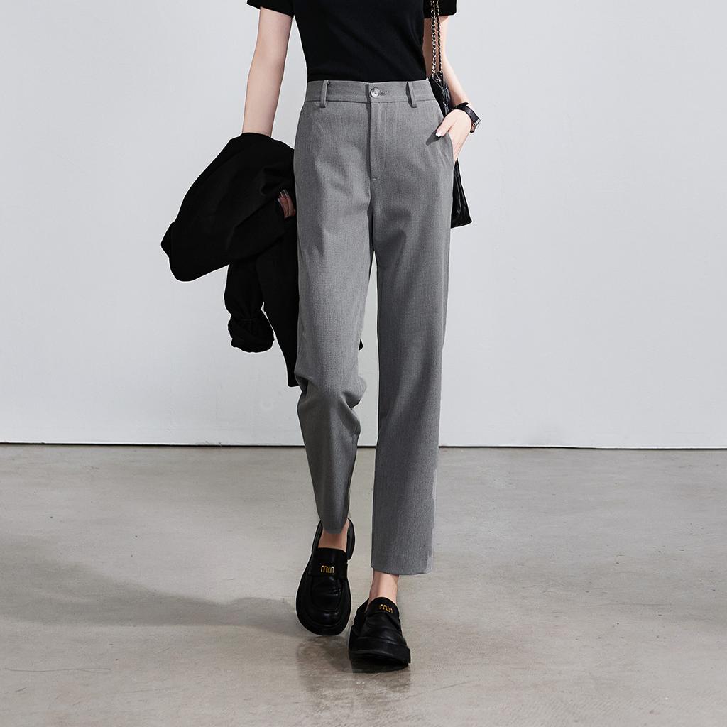 Minimally Designed Commuting Casual Shorts for Women