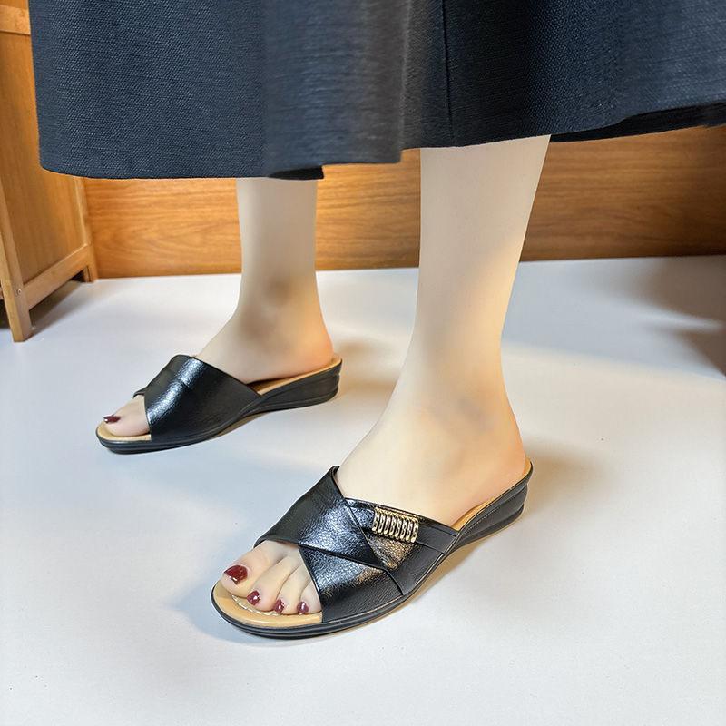 Summer Outdoor Wear New Slippers Comfortable Women's Sandals Large Size Anti Slip Flat Bottom