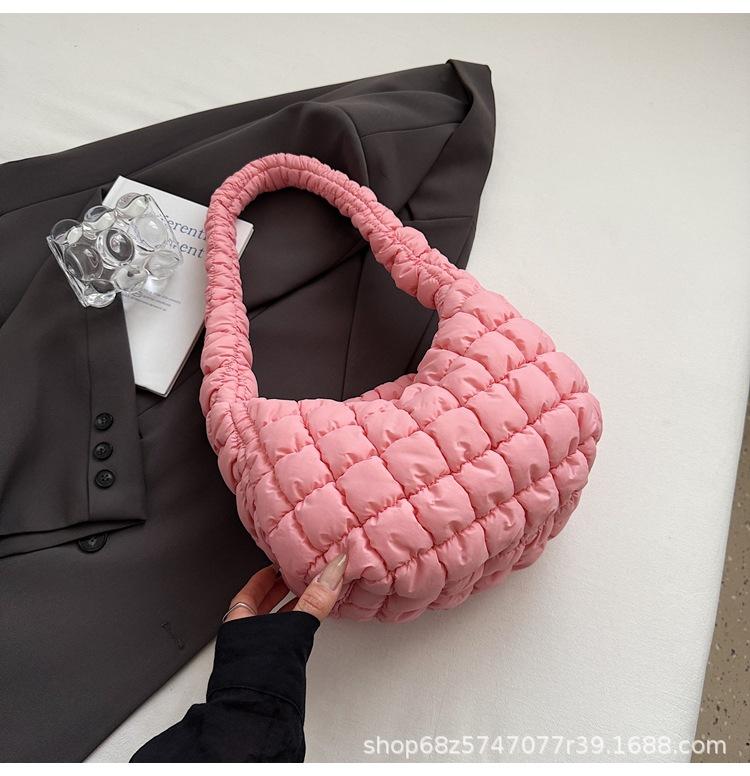 

Foreign style cloth bag, fashionable and simple Japan and Korea 2025 new trendy messenger bag temperament underarm women s bag niche hand bag розовый