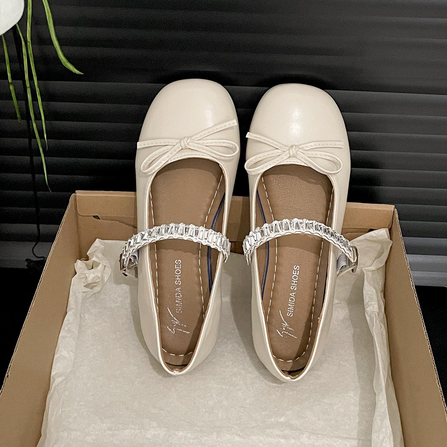 

Queen Fan Silver French Light Mouth Flat-soled Single Shoes Women s Summer 2025 New with Skirts Versatile Mary Jane Women s Shoes 39 бежевий