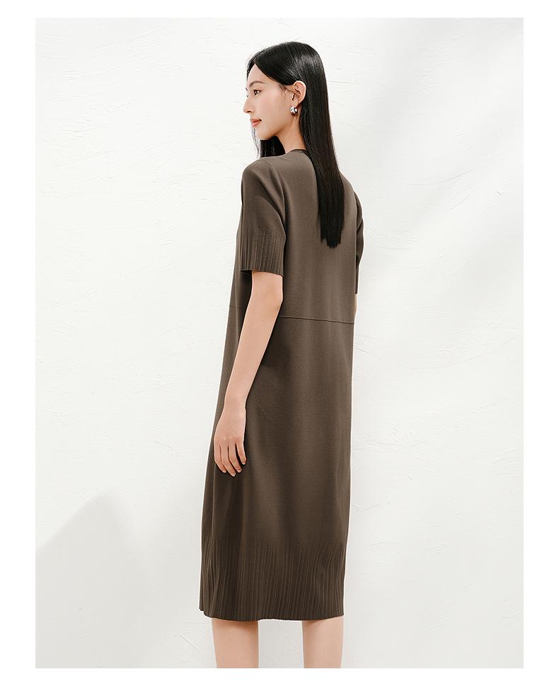 Jiuzi Anna Kou Minimalist Commuter Round Neck Elite Shaped Knitted Dress