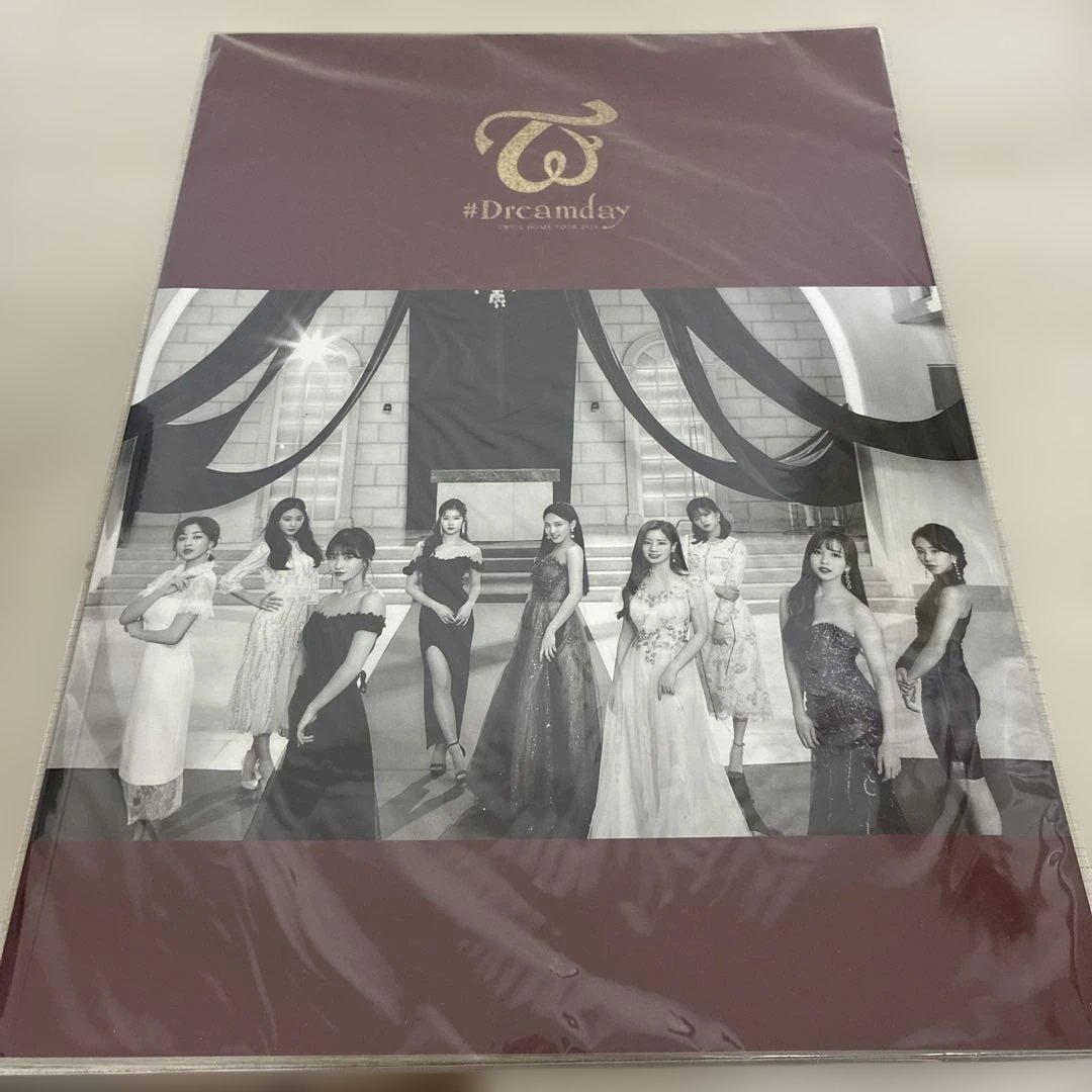 [USED] TWICE Dream Day pamphlet, dome concert book