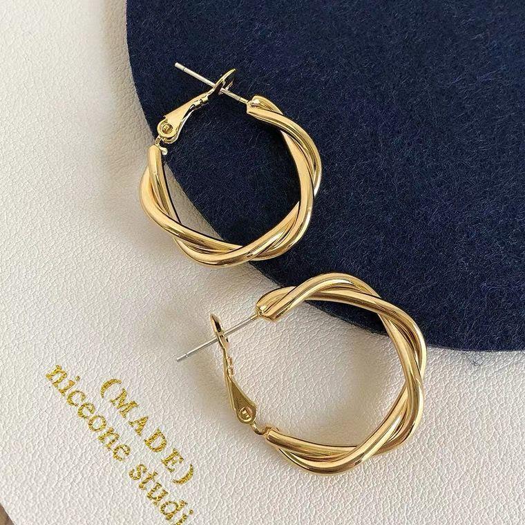 111 Silver needle twist curved twist earrings, simple geometric earrings Internet celebrity earrings 925 silver needle