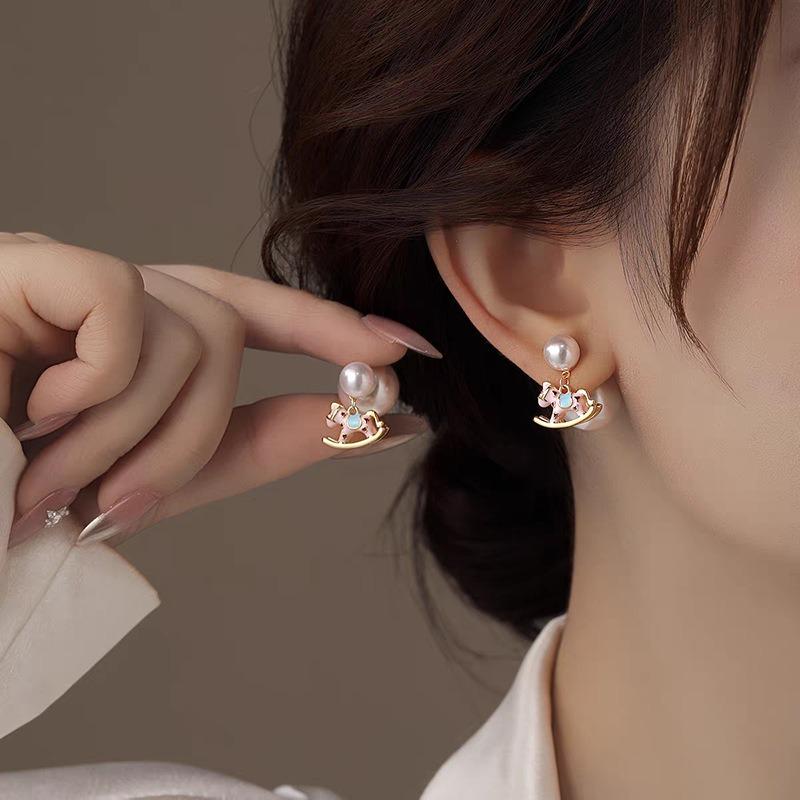 Silver Needle Dripping Oil Pony Pearl Stud Earrings Natal Year Simple Fashion Temperament Earrings Light Luxury High-end Earrings