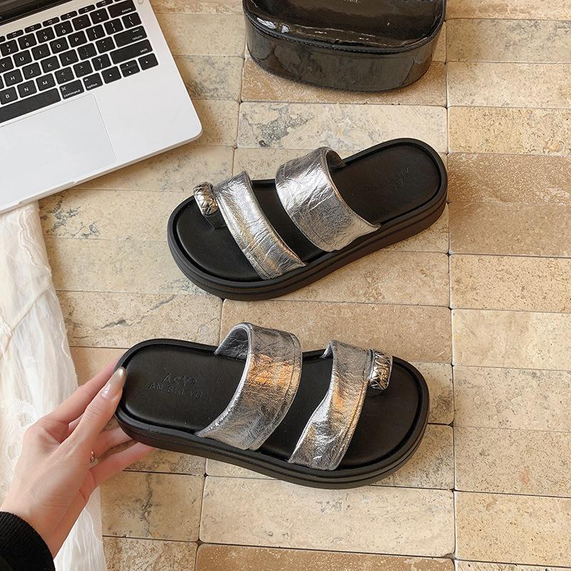 

Шлепанцы на толстой подошве с металлической пряжкой-клипсой, женские летние 2025, новые сандалии, женская обувь, пляжная обувь для моря 40