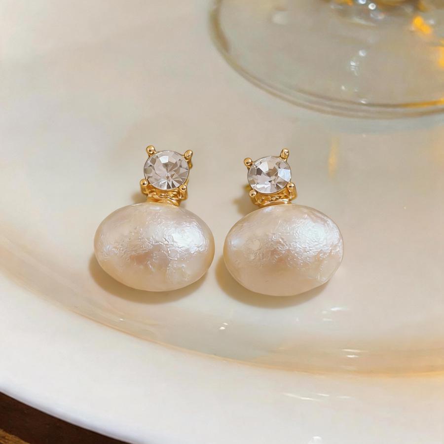 Silver Needle Rhinestone Pearl Round Stud Earrings - Retro, Fashionable, Elegant, Light Luxury, Minimalist Ear Jewelry