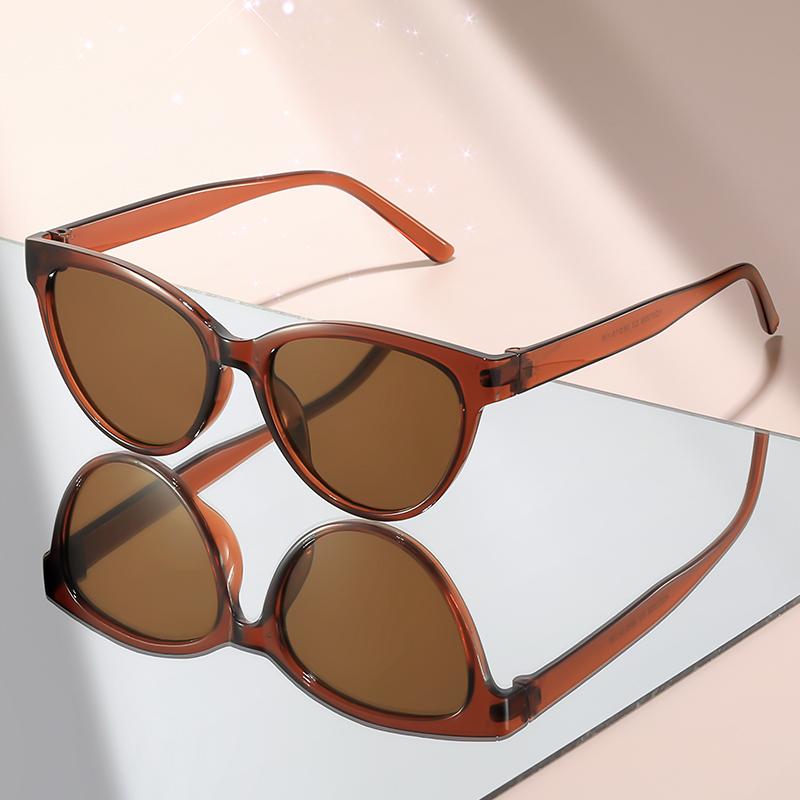 The new classic small-framed cat sunglasses with gradient color frames are perfect for daily party sunglasses