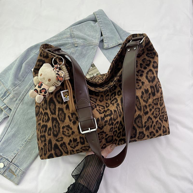 IELGY Women s Leopard Print Leatherette Messenger Bag - Large Capacity for Autumn Commuting