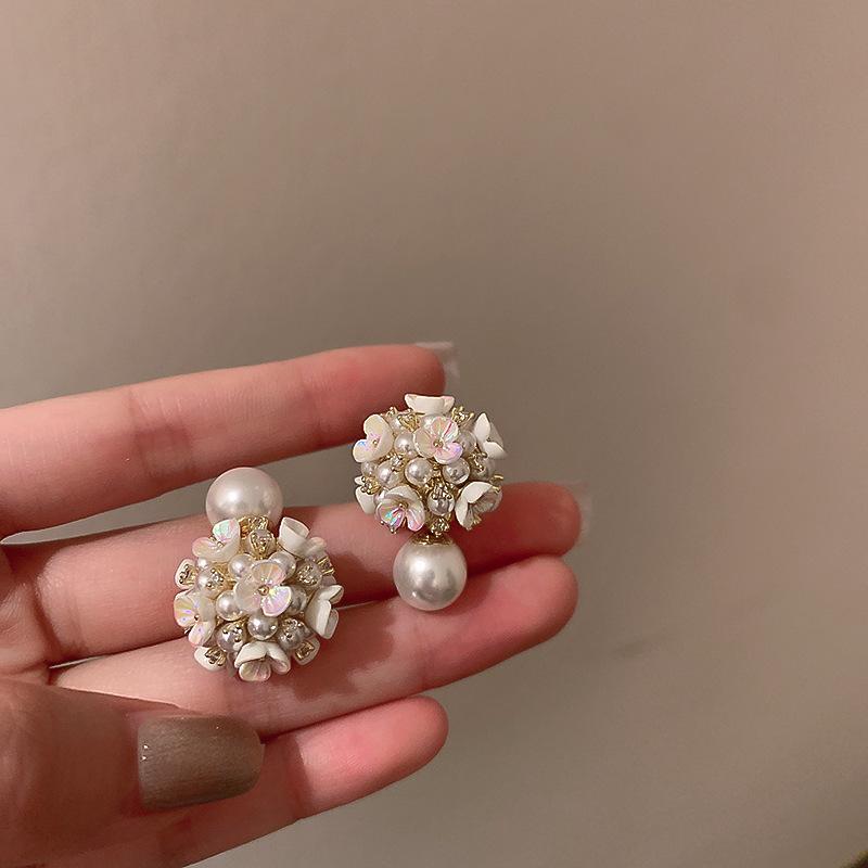 Elegant Zircon Pearl French Retro Luxury Earrings 2025