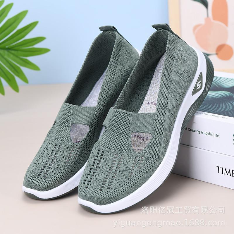 Old Beijing cloth shoes mother shoes summer breathable sandals non-slip soft-soled elderly shoes women's casual old walking shoes