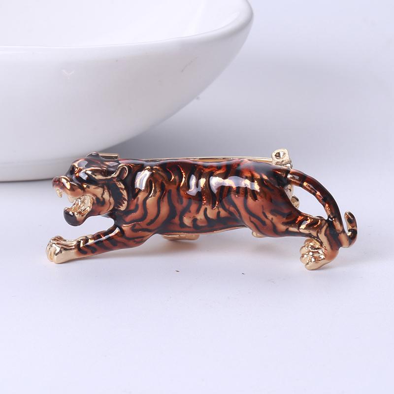 Oil Dripping Tiger Brooches for Women Unisex Animal Pins Banquet Party Backpack Gifts Jewelry Accessories