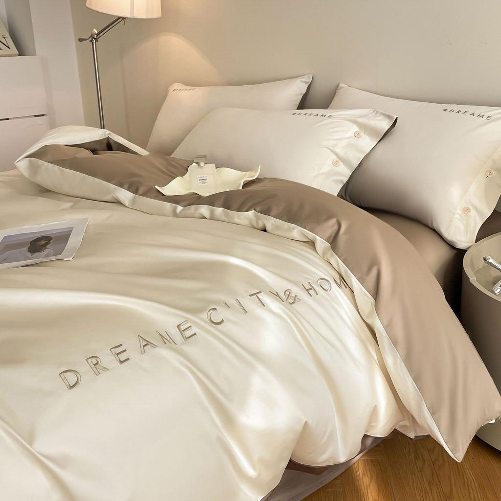 Vierteiliges Set aus reiner Baumwollbettwäsche Leichter Luxus, Hautfreundlich und Bequem Gewaschene Laken Bettbezüge Kissenbezüge.