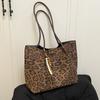 Casual Large-capacity Bag Women's Autumn New Tongle Shoulder Bag Popular Leopard Print Portable Bucket Bag