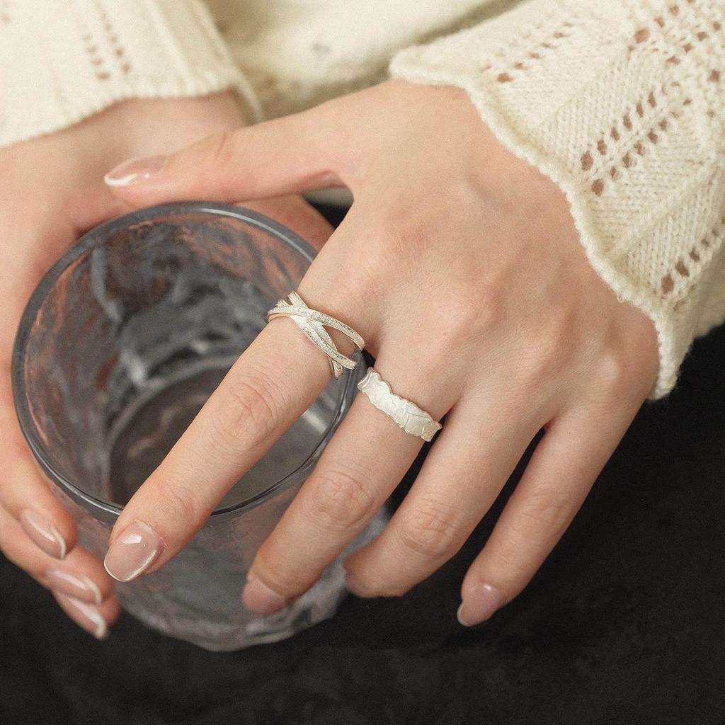 Adjustable Intersecting Lines Ring: Versatile and Fashionable Women's Statement Index Finger Ring