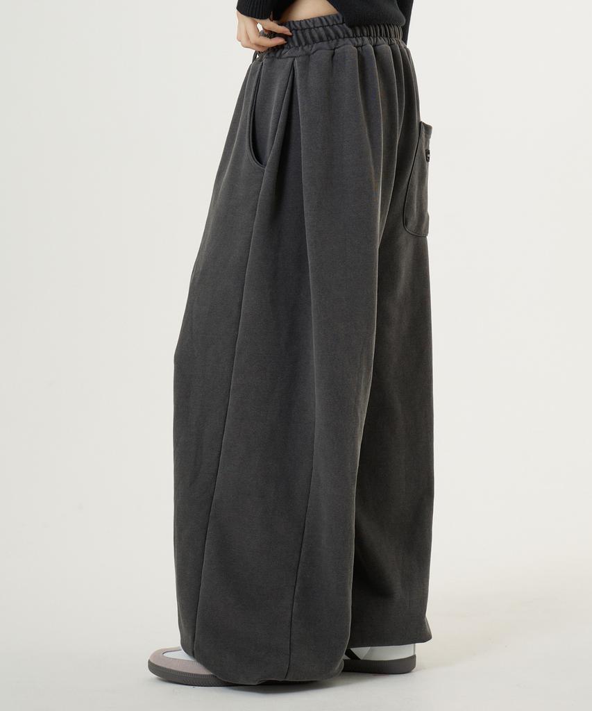 UNKNOWN PLANET [Fleece-Lined] Side Cut Pigment Sweatpants Charcoal
