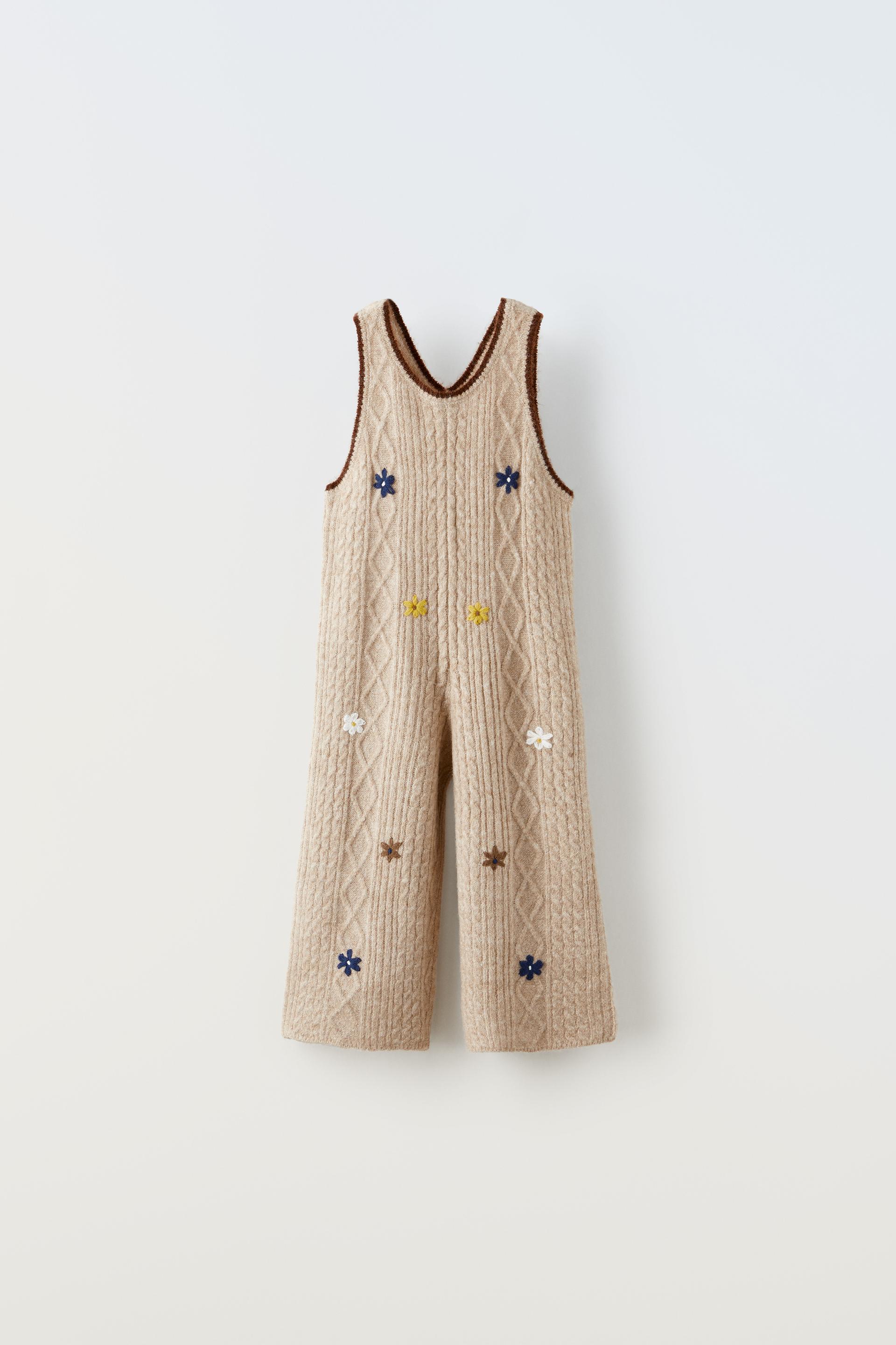 

ТРИКОТАЖНЫЙ КОМБИНЕЗОН С ВЫШИВКОЙ