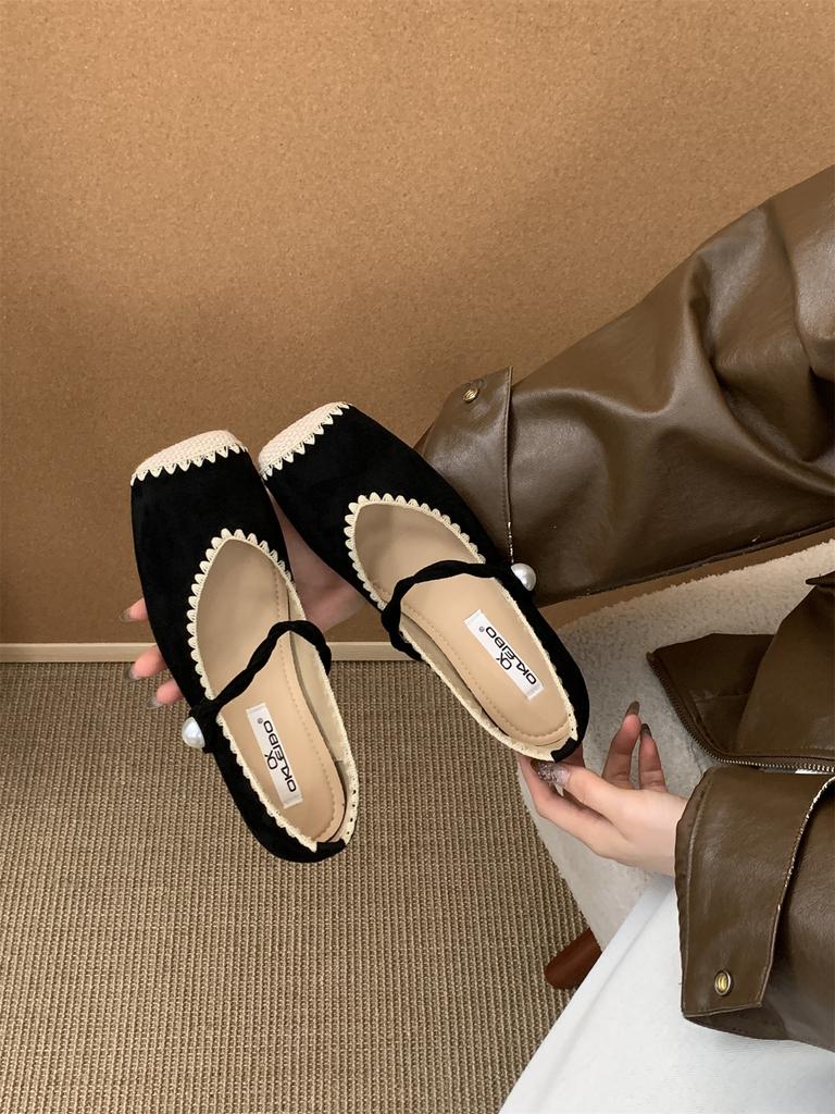 2025 new color matching light mouth shoes one-word buckle temperament single shoes French retro Mary Jane shoes with skirts