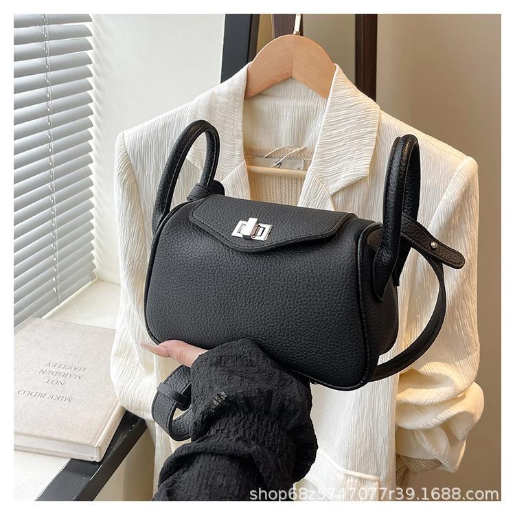

Spring niche lychee pattern shoulder bag high-value temperament pillow bag 2025 spring new women s fashion bag чёрный