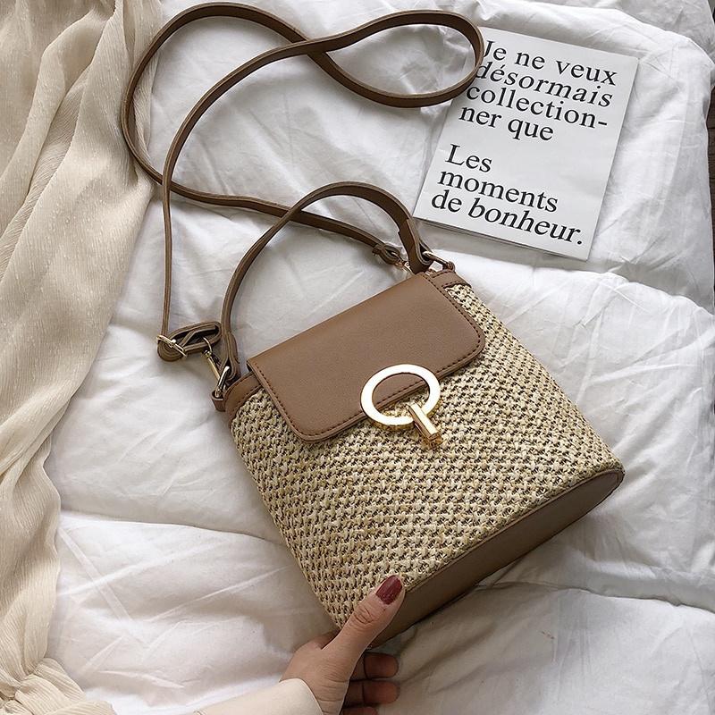 1 Pcs Beach Vacati Woven Women's New Fashi Trend Korean Versi Versatile Fashi Handheld Crossbody Bucket Bag