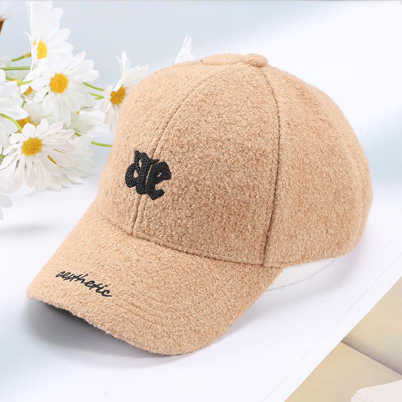 New Embroidered Baseball Cap for Men and Women for Autumn and Winter Versatile Baseball Cap Hard Top Blend Casual Curved Hat