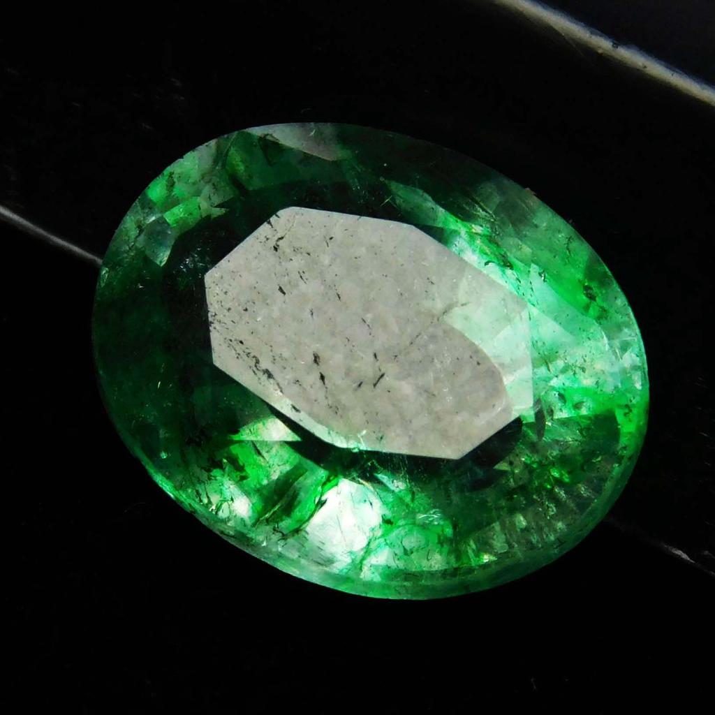 7 Karat Natürlicher Grüner Kolumbianischer Smaragd Oval geschliffen ZERTIFIZIERTER Loser Edelstein A-3343