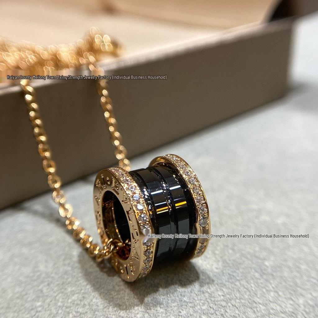 Baojia V Gold Spring Ceramic Necklace: Little Red Man Charity Edition, Delicate Clavicle Chain.