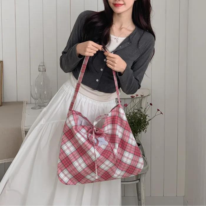 Cozy Check Shoulder Bag _[Berry]