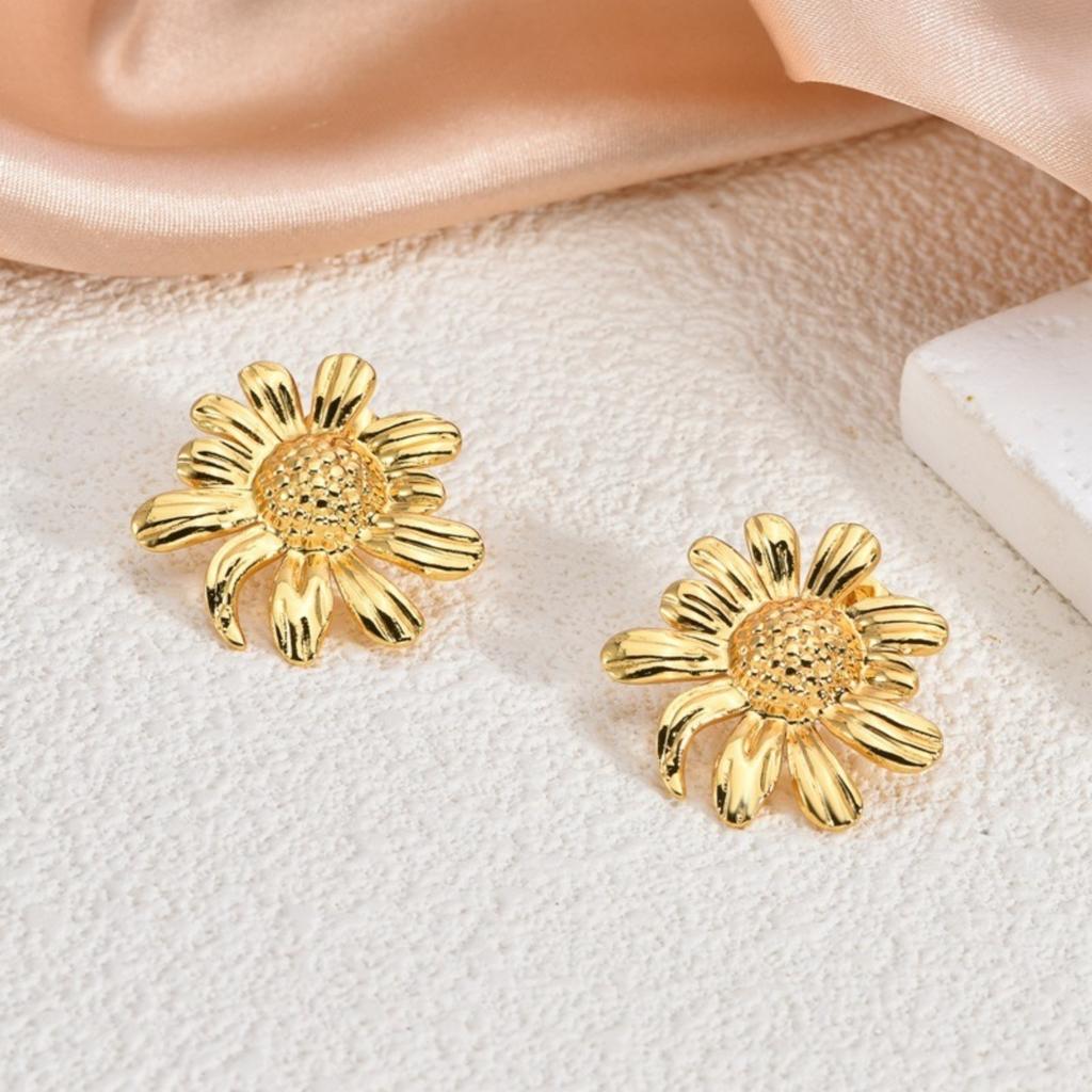1 Pair Stylish 18K Gold Plated 304 Stainless Steel Ear Post Stud Earrings Heart Flower Butterfly Starfish For Women Gift