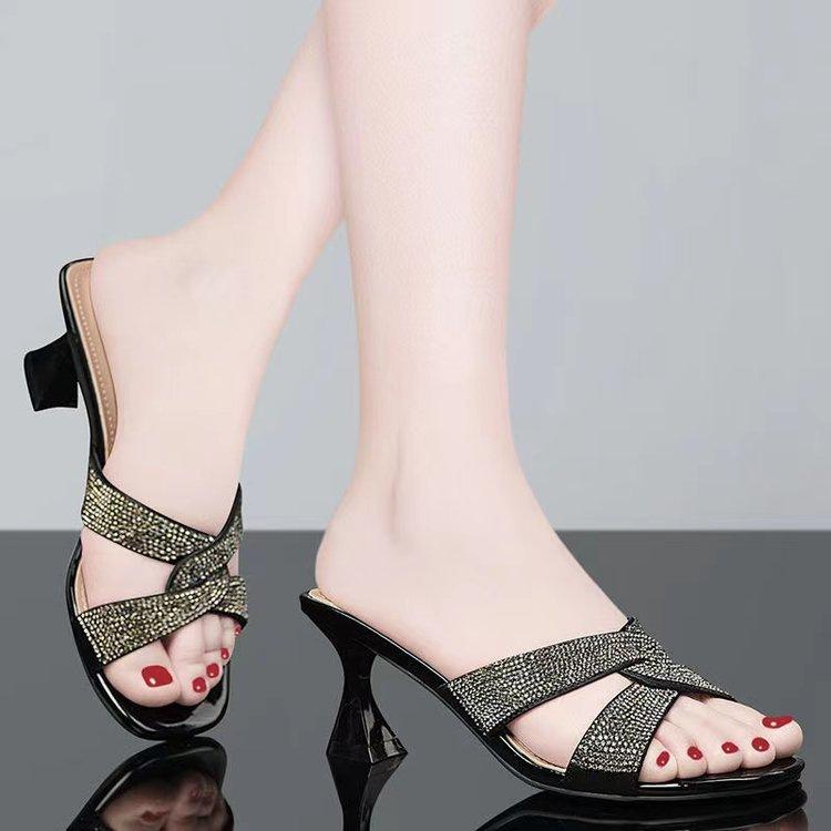 

Thick-heeled slippers women s 2025 summer new sandals women s medium-heeled one-word drag fashion versatile rhinestone high-heeled cool slippers 35