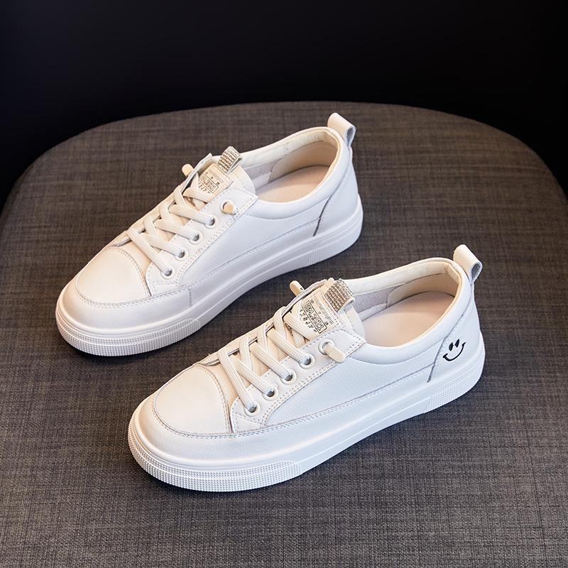 Leather little white shoes women's board shoes autumn and winter new flat-bottomed casual versatile single shoes