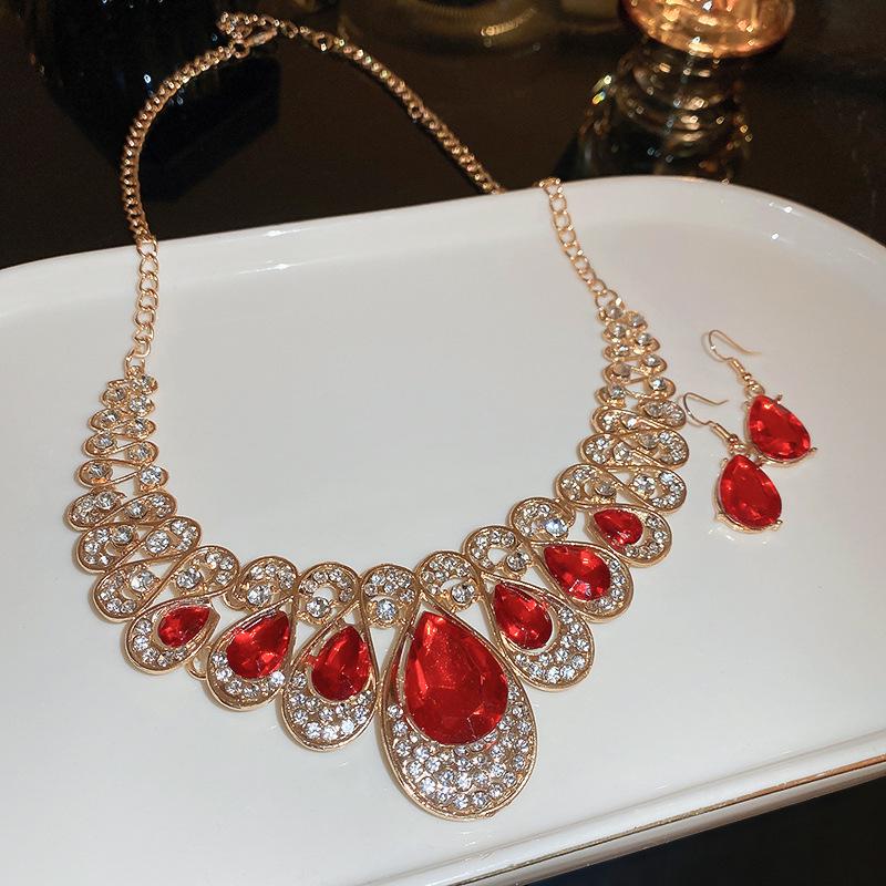 Naszyjnik z kwiatem z cyrkonii w stylu retro - Łańcuszek na obojczyk w stylu light luxury